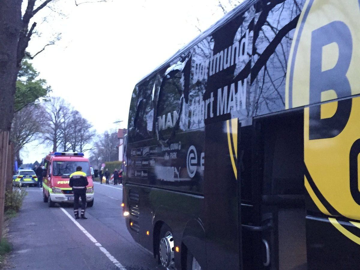 Un herido y el partido suspendido por atentado contra autobús del Borussia Dortmund