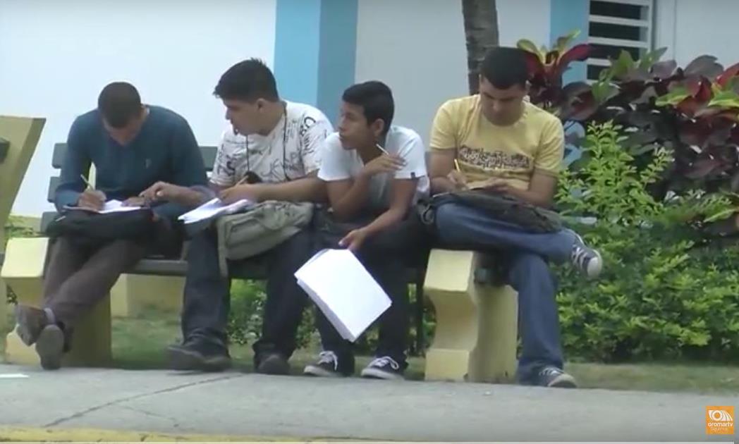 Manabí: 40 mil estudiantes se forman en cinco universidades que ofertan 100 carreras