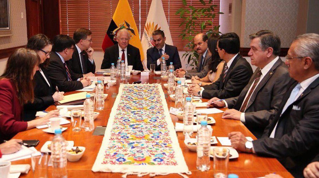 Funcionario estadounidense mantuvo reuniones por separado con titulares del Ejecutivo y Legislativo de Ecuador