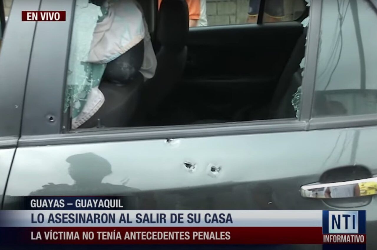 Ciudadano acribillado dentro de su vehículo en Guayaquil