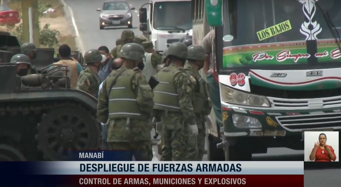 Militares buscan armas ilegales en Manabí