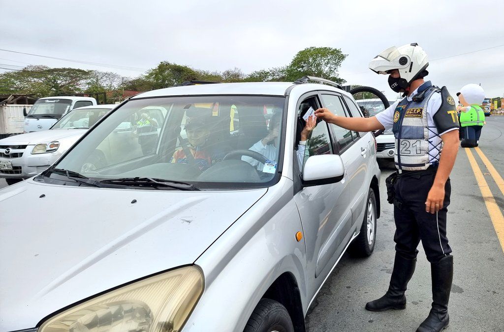 4.147 uniformados de la Comisión de Tránsito del Ecuador ejecutan operativos por feriado