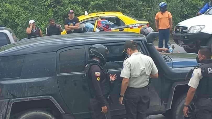 En Santo Domingo, sicarios asesinaron a un hombre a bordo de su vehículo