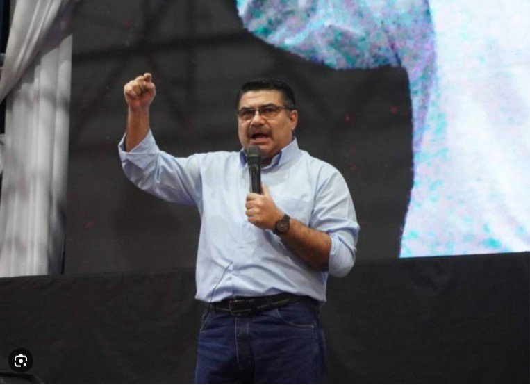 Escala es designado como precandidato a la presidencia de 2025